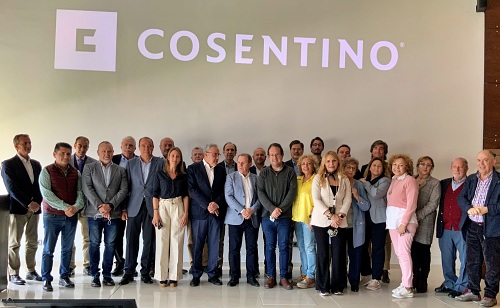 La Cámara de Comercio celebra pleno en Cosentino