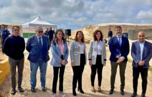 Crespo visita las obras de mejora del camino rural La Palmera de Almería