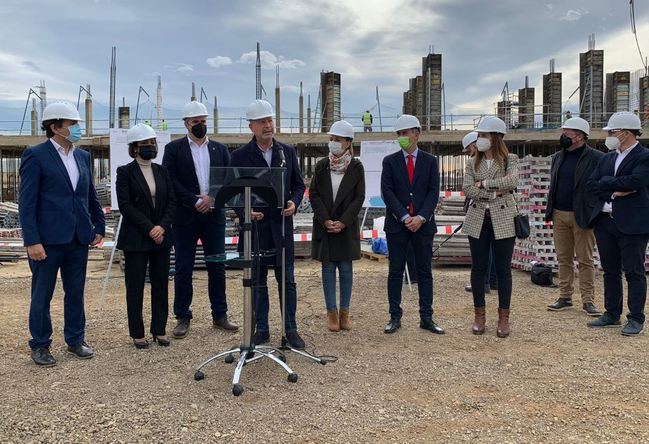 Imbroda visita las obras del nuevo colegio público de Viator