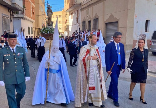 Crespo participa en la procesión del Señor Resucitado en Adra