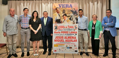 Vera presenta el cartel de una corrida de toros mixta para el 16 de julio