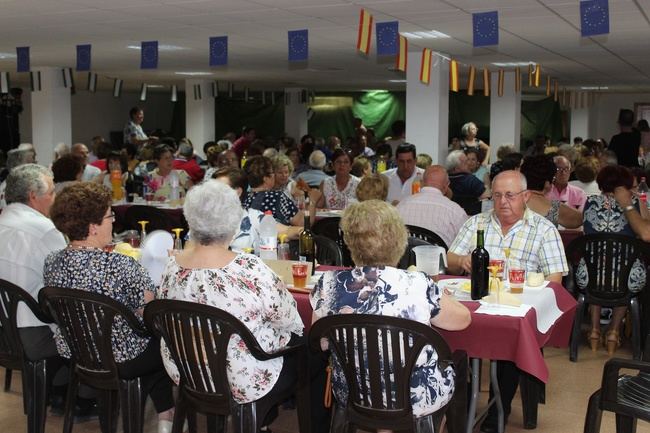 Alrededor de 400 mayores pulpileños en la comida de convivencia