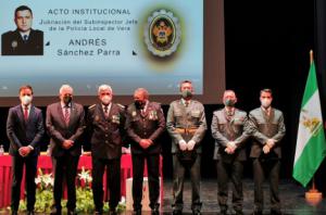 El Ayuntamiento de Vera homenajea al Jefe de la Policía Local por su jubilación