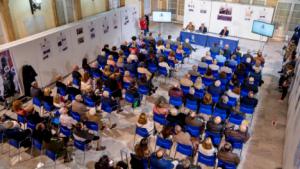 Un centenar de personas acuden a la conferencia sobre los de ‘La Corona al Rescate de Melilla’