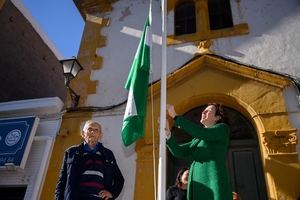 La alcaldesa celebra el Día de Andalucía junto a los vecinos del barrio de Los Molinos
 