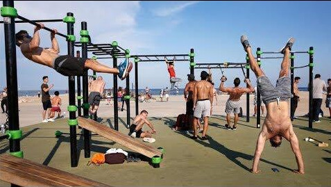 La playa de San Miguel contará con equipos deportivos de Calistenia