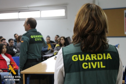 Detenido por la Guardia Civil en Almería por corrupción de menores a través de internet