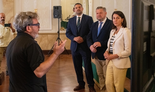 Antonio Pérez recibe el VI Premio de Fotografía para el Compromiso Social ‘Carlos Pérez Siquier’