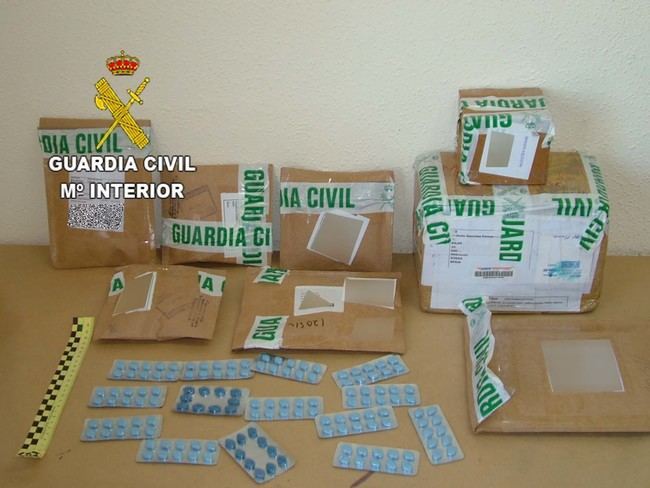 La Guardia Civil interviene más de 2800 pastillas ilegales para tratar la disfunción eréctil en Huércal Overa