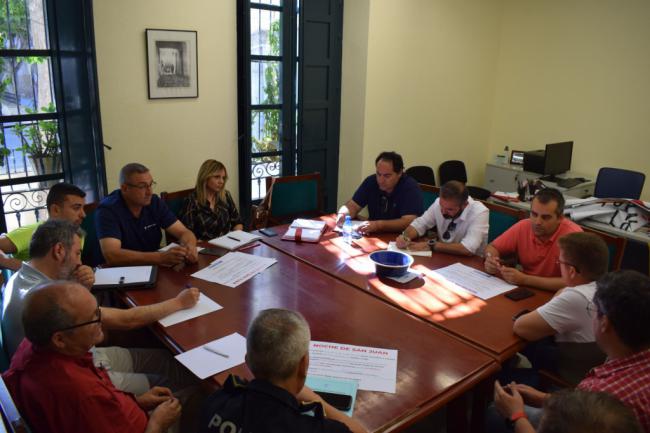 Amplio dispositivo de seguridad y limpieza para la Noche de San Juan en Níjar