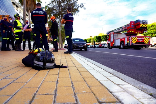 Simulacro de rescate en altura de los Bomberos de Poniente