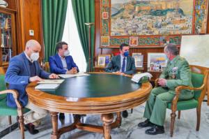 Visita institucional del coronel del Tercio ‘Juan de Austria’