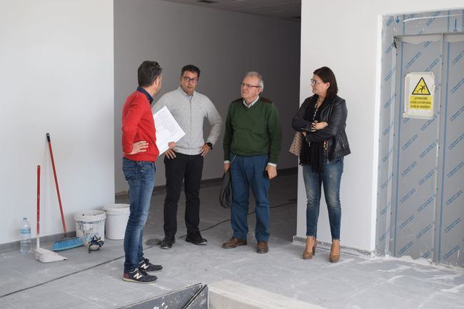 EL Nuevo Gerente Del Distrito Sanitario Del Poniente Visita Vícar