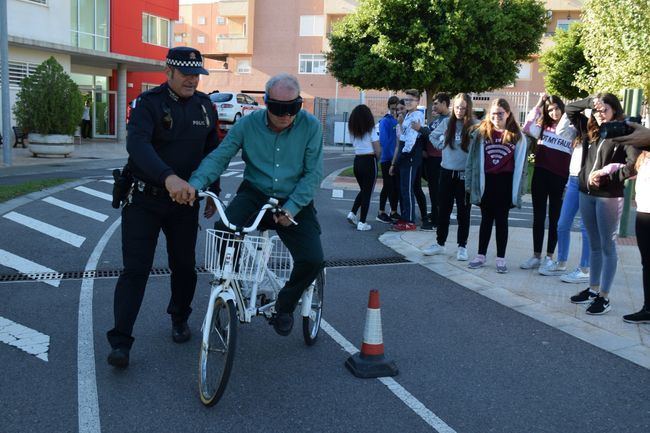 Bonilla clausura en Vícar unas jornadas sobre los efectos de las drogas en la conducción