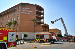 Así ha sido el simulacro de los bomberos en el Hospital de Poniente