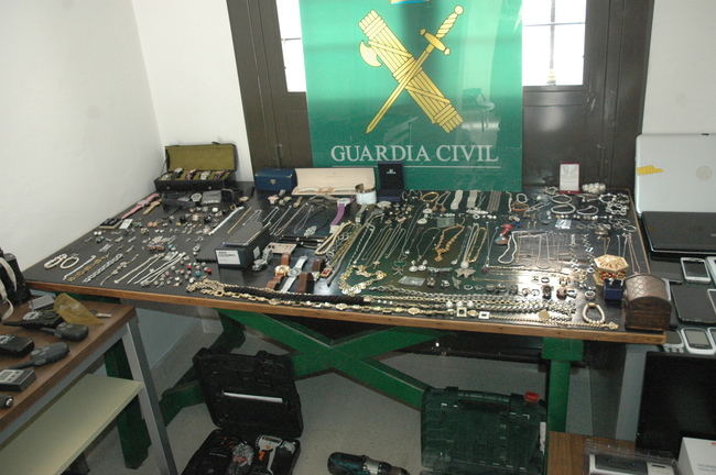 La Guardia Civil desarticula una banda especializada en robos exprés en la Alpujarra