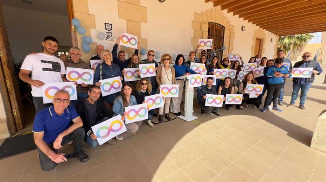 El Ayuntamiento de Huércal de Almería conmemora el Día del Autismo en el Parque Loquilandia