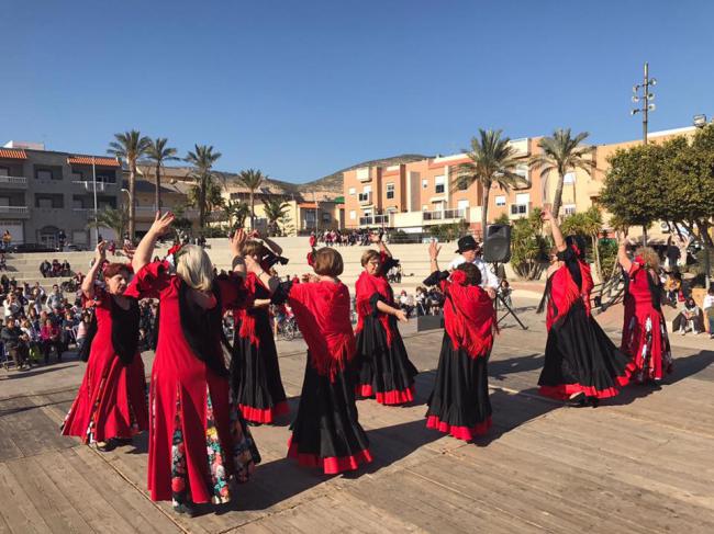 Bailes, Trovo Y Paella Solidaria Para Conmemorar El Día De Andalucía En Vícar