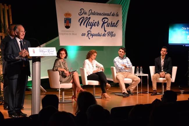 Roquetas centra el debate sobre la mujer en la agricultura en el Día de la Mujer Rural