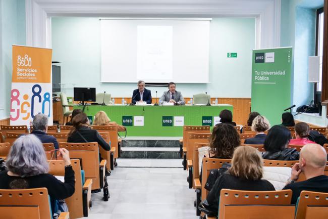 Jornada formativa sobre Nuevos Perfiles Familiares en Diputación de Almería