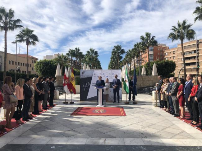 Pastor y García Escudero inauguran en Almería una exposición sobre los 40 años de la Constitución