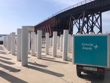 El alcalde ordena limpiar las esvásticas del monumento a las víctimas de Mathausen