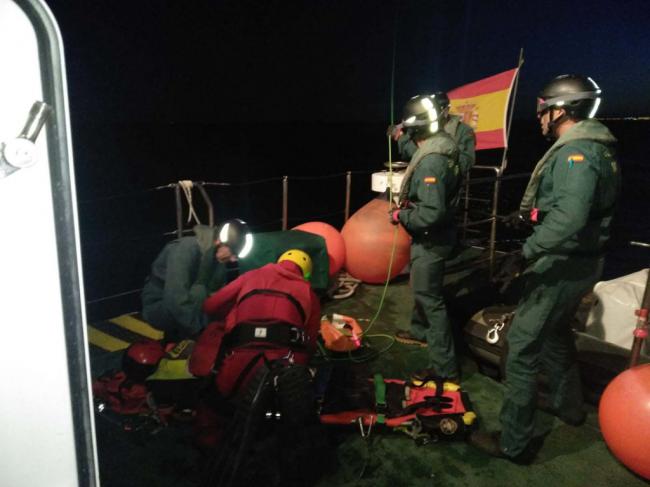 La Guardia Civil colabora con Salvamento Marítimo en dos simulacros de auxilio de personas en el mar