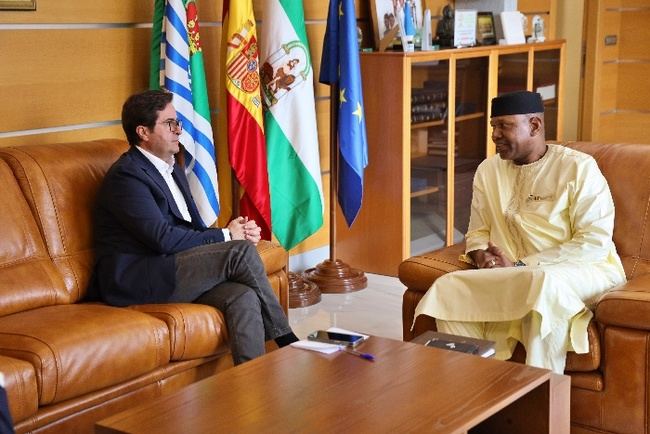 El alcalde de El Ejido recibe al Embajador de Mali en España