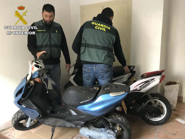 La Guardia Civil detiene a tres personas por 21 delitos