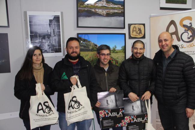 Abla inaugura una exposición de los concursos de ArteSOSlidario