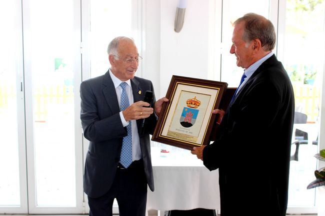 Homenaje por su jubilación al director de Recaudación del Ayuntamiento de Roquetas