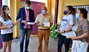 Los Escolares De Vícar Reciben Imanes Con Desayunos Saludables