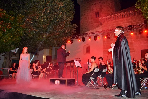 La IV Gala Noche de Verano de Níjar rinde homenaje al Pop