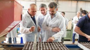 Manuel Cortés y Ramón Fernández-Pacheco ponen en valor la agricultura en Los Crespos