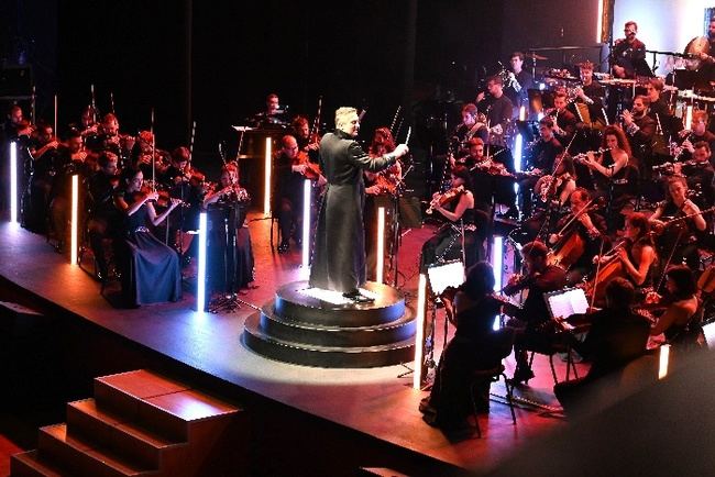 La Film Symphony Orchestra emociona al público con grandes bandas sonoras en Roquetas