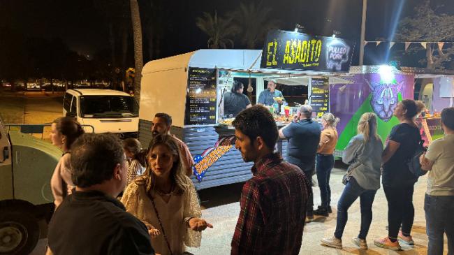 El II Festival de Food Truck lleva gastronomía de todo el mundo a El Ejido