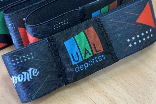 UAL Deportes regala una pulsera a los usuarios más constantes 