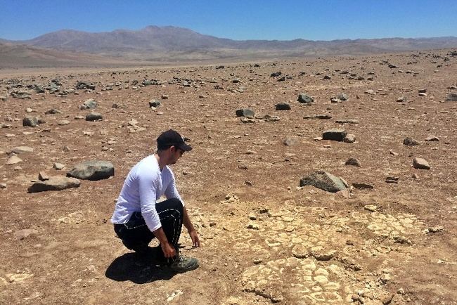 Investigadores inciden en el yeso como fuente de agua en Marte