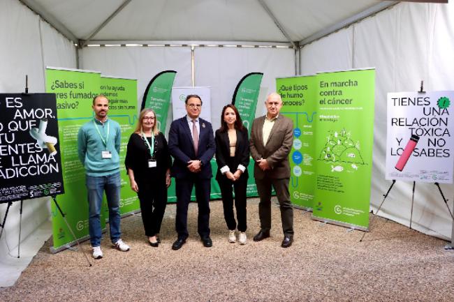 LA UAL introduce la concienciación ambiental y la lucha contra el tabaquismo en la Feria de las Naciones