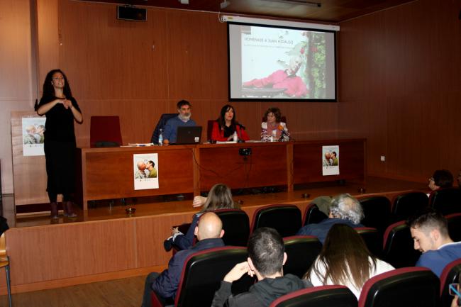 La poesía salta de los libros al arte visual a través de unas jornadas celebradas en la UAL