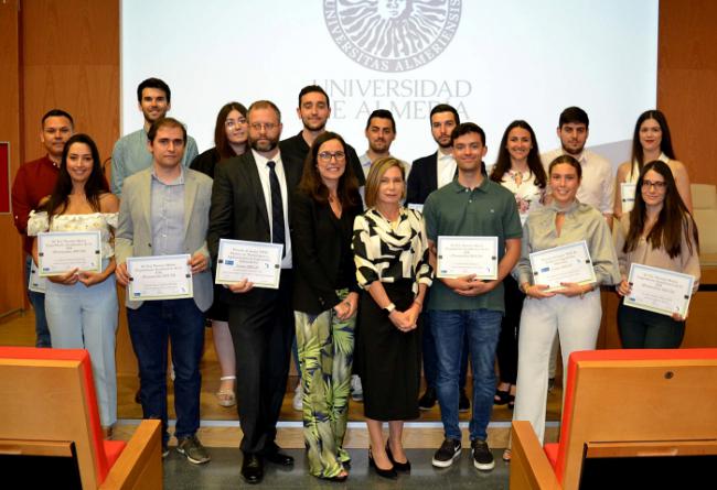 Los mejores estudiantes de la Escuela Superior de Ingeniería reciben su reconocimiento