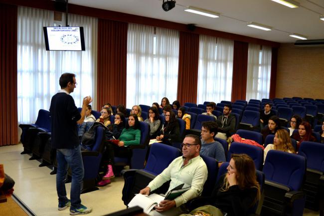 Voluntari@s UAL arranca un nuevo curso con formación antes de entrar a la acción