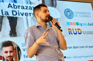 La UAL culmina su campaña ‘Abrazando la diversidad’ con Iván Garrido