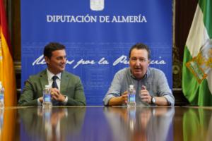 Manuel Andrés González visita la Diputación de Almería