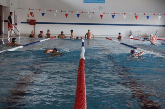 La piscina de la Universidad de Almería inicia su horario de 12 horas ‘non stop’