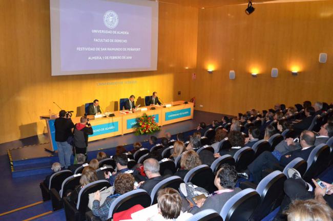 La Facultad de Derecho de la UAL centra su patrón en ‘el futuro de los estudios jurídicos’