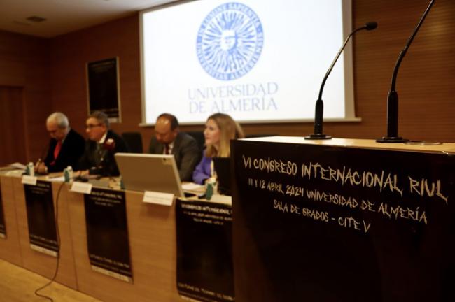 Brujería y vampiros en un congreso literario en la UAL