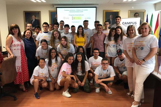 18 estudiantes andaluces con y sin discapacidad en ‘Campus sin Límites’ de la Universidad de Jaén y la de Almería