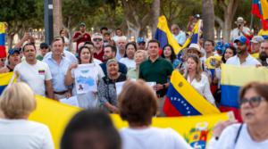 Los venezolanos de Almería se rebelan contra el tirano