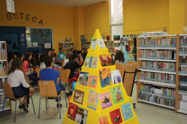 La Biblioteca Villaespesa celebra el ‘Día de Lectura’ con Gómez Arcos y Benjamín Prado